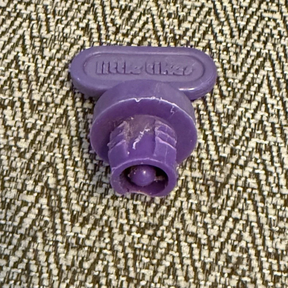 Little Tikes Cozy Coupe Car Replacement‎ part Purple Key
